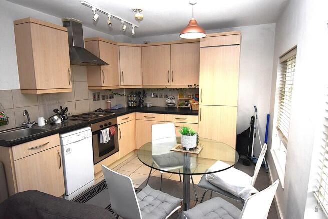 Kitchen dining 2