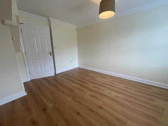 5 mere grange, fridaythorpe lounge.jpg