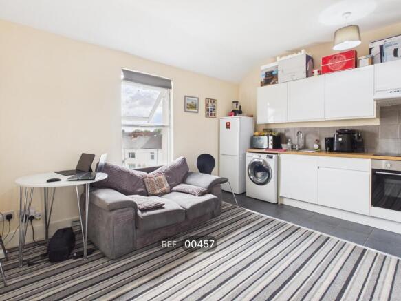 1 bed Apartment to rent Image 6
