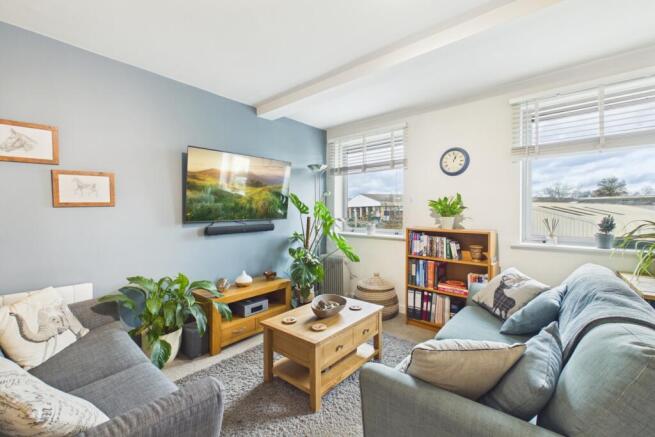 CAM03162G0-PR0410-STILL013