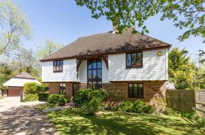 4 The Hall House, The Acorns, Wadhurst TN5 7EY