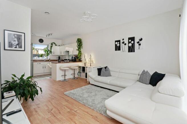 2 Linden Avenue, Gracemount, Edinburgh, EH16 6FA photo 4