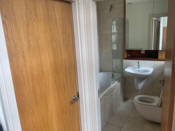 2 bed Apartment for sale Image 11