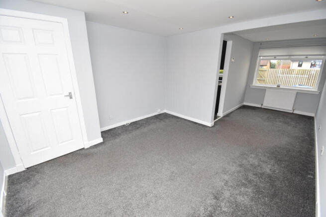 Lounge/Dining Area