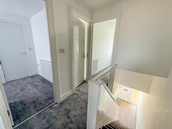 4 bed Terraced for sale Image 6