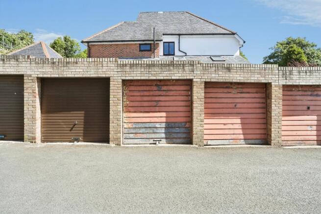 2 bed Apartment for sale Image 7