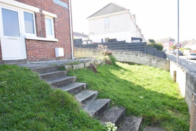 FRONT GARDEN