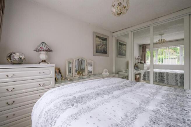 2 bed Semi-Detached Bungalow for sale Image 10