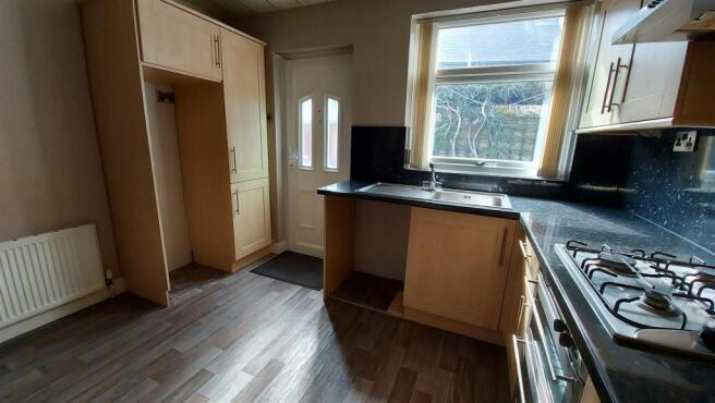 2 bed Terraced to rent Image 5