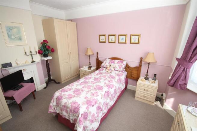 bed (003).JPG