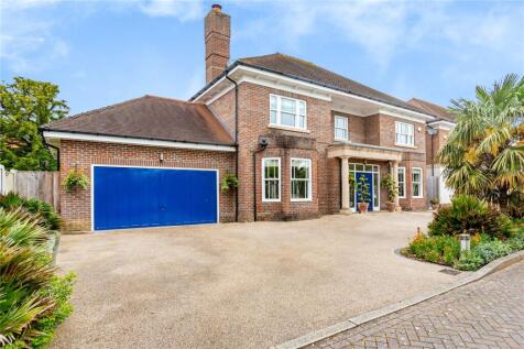 Latham Place, Upminster, RM14