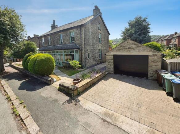 4 bed Semi-Detached for sale in shipley