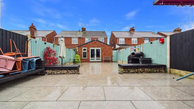 2 bed Semi-Detached for sale Image 8