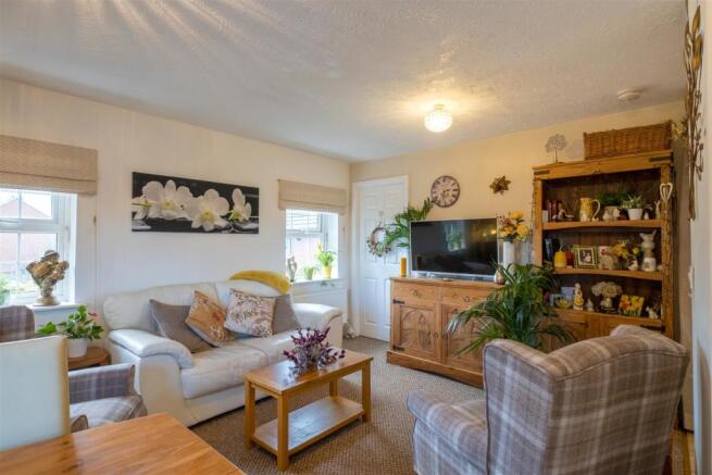 Sitting/Dining Room