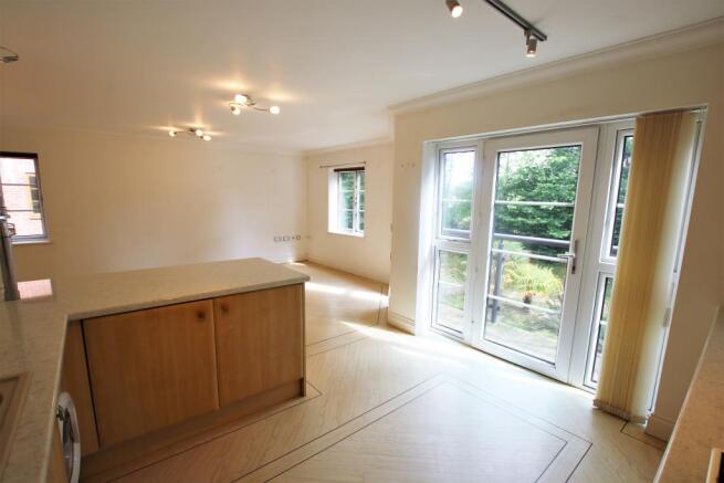 Kitchen - Lounge