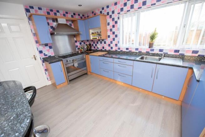 Kitchen/Breakfast Rm