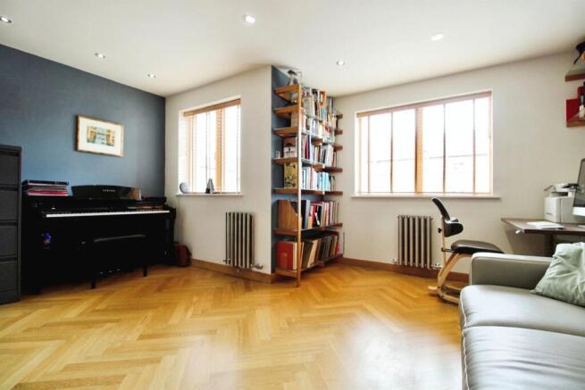 Photo 10