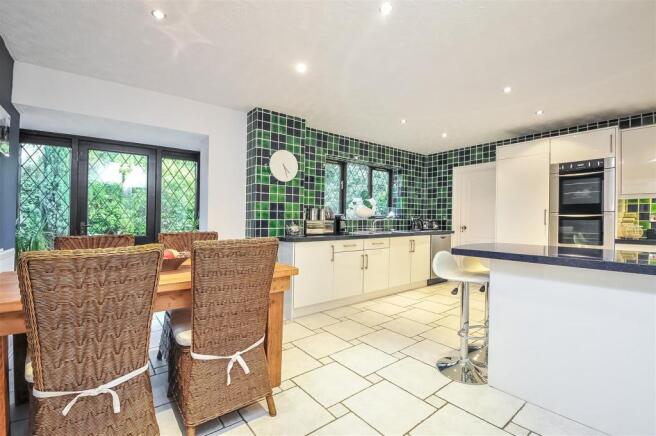 KITCHEN/DINER