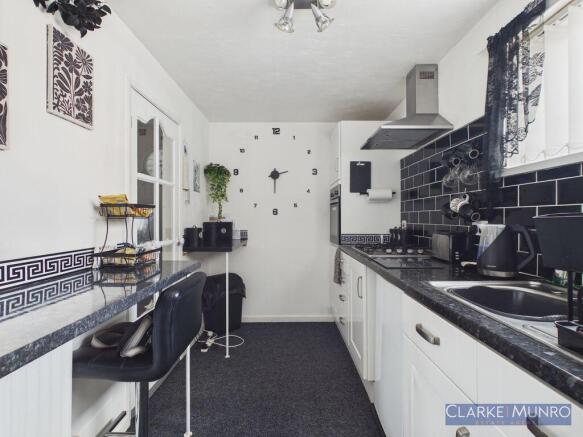 2 bed Flat for sale Image 6