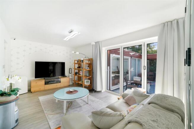 24 Beaumont Avenue - wGwmV7GrTlxHZENkZDb7.jpg