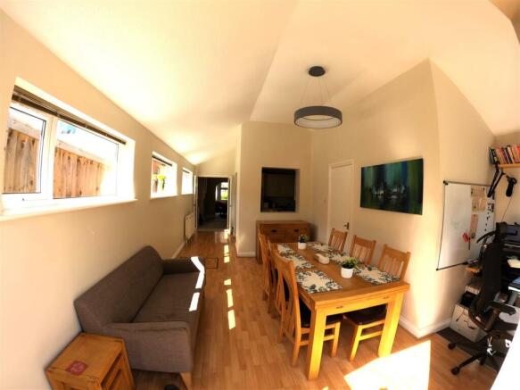 Dining room 2.JPG