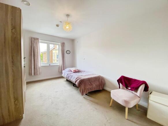 2 bed Apartment for sale Image 11