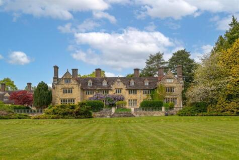 Stuart Way, East Grinstead, West Sussex, RH19