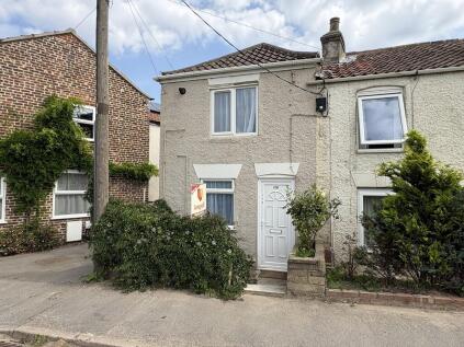 High Road, Moulton