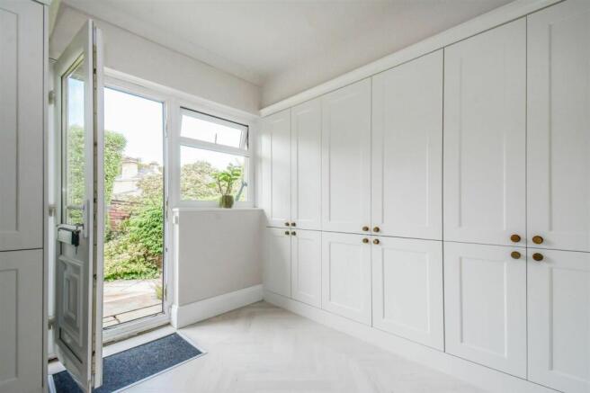 5 bed Detached Bungalow for sale Image 11