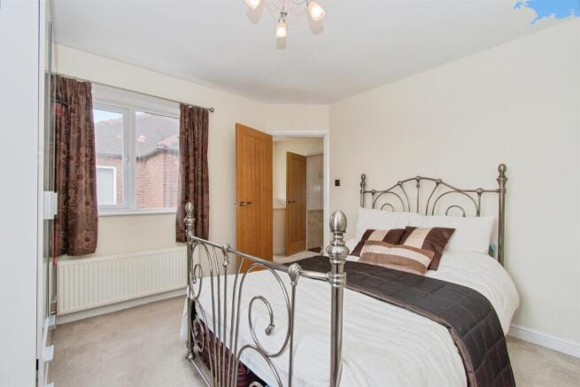 2 bed Semi-Detached for sale Image 12