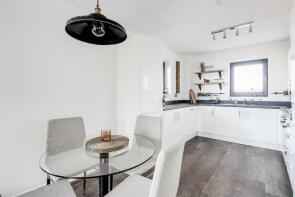 224, Countess Way, Broughton, Milton Keynes MK10 7EW
