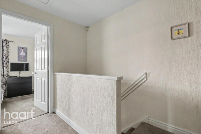 3 bed Semi-Detached for sale Image 12