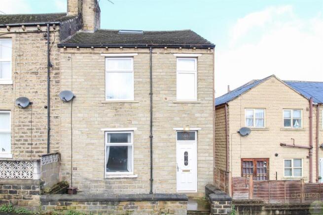 4 bed End of Terrace for sale in elland