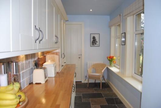 FITTED KITCHEN