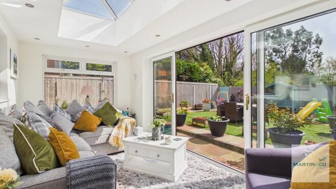 CAM05325G0-PR0165...