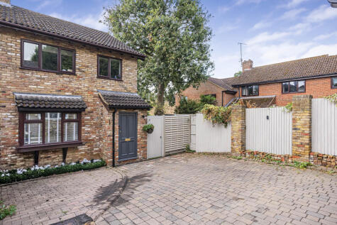 Juniper Gardens, Welwyn, Hertfordshire, AL6