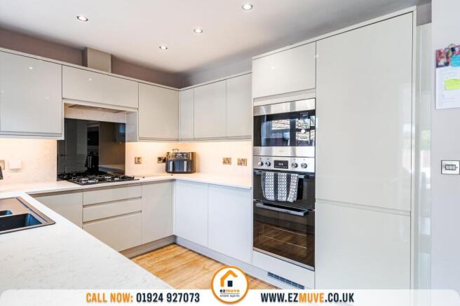 4 bed Detached for sale Image 4