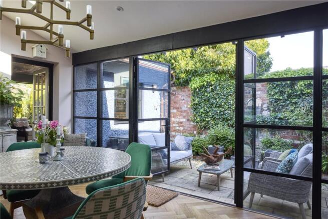 Old Bath Road, Cheltenham, Gloucestershire, GL53 photo 4