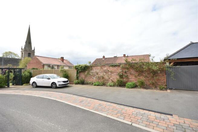 PRIVATE DRIVEWAY & PARKING