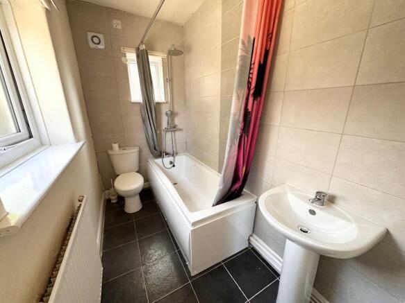 3 bed Semi-Detached for sale Image 7