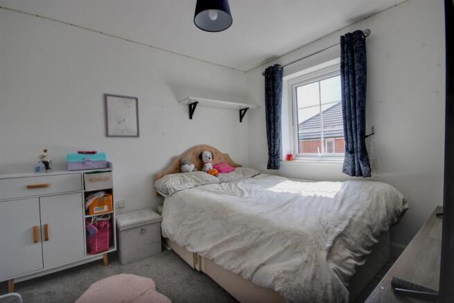 3 bed Semi-Detached for sale Image 9