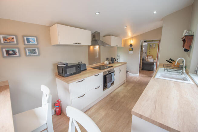 1 bed Semi-Detached for sale Image 5
