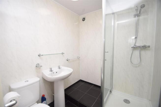 SHOWER ROOM/WC
