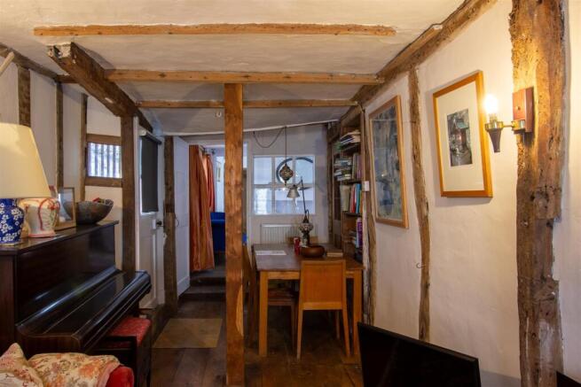 Dining Area.jpg