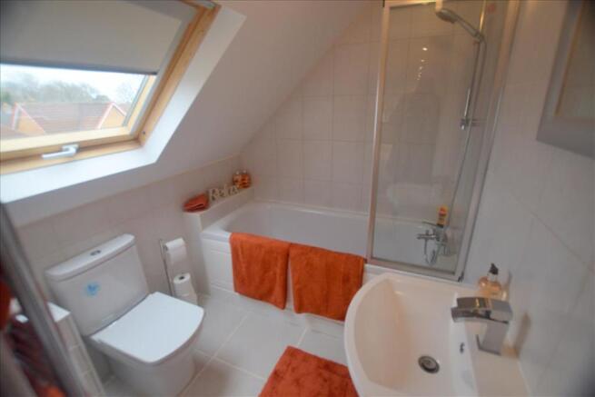 EN SUITE SHOWER ROOM