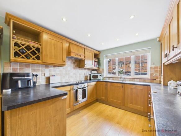 Kitchen/Dining Area