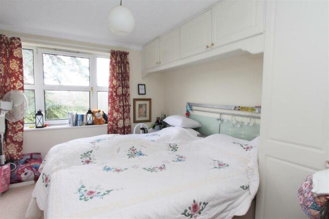 BEDROOM.JPG