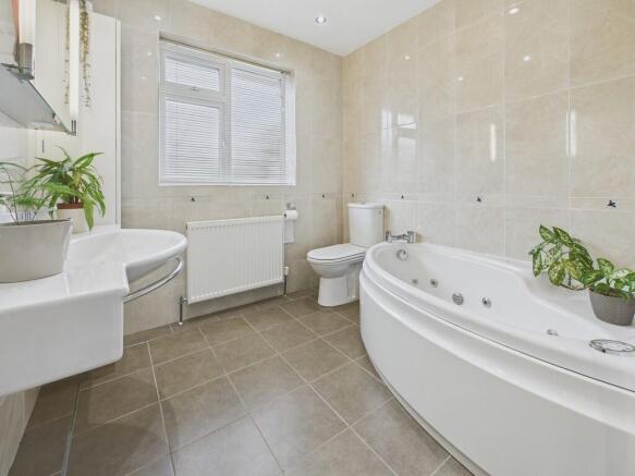 CAM04273G0-PR0235...