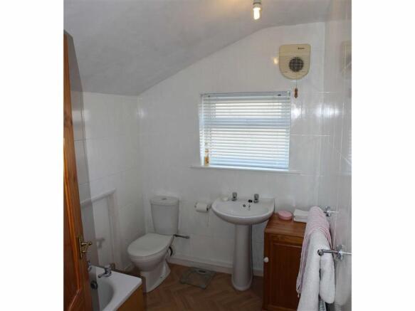 BATHROOM/WC
