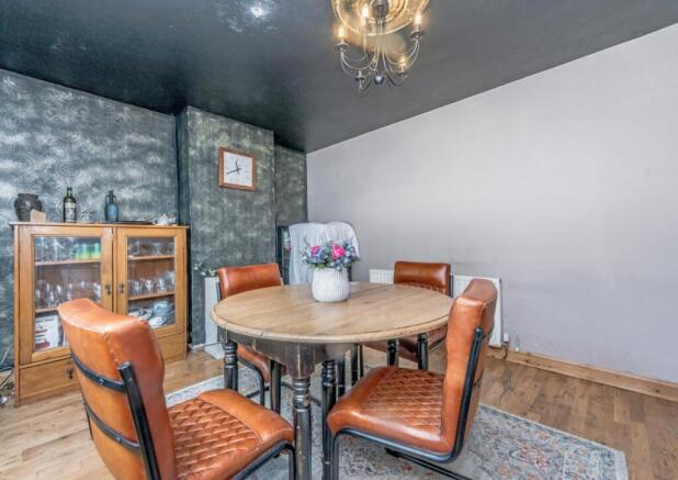 3 bed Semi-Detached for sale Image 4